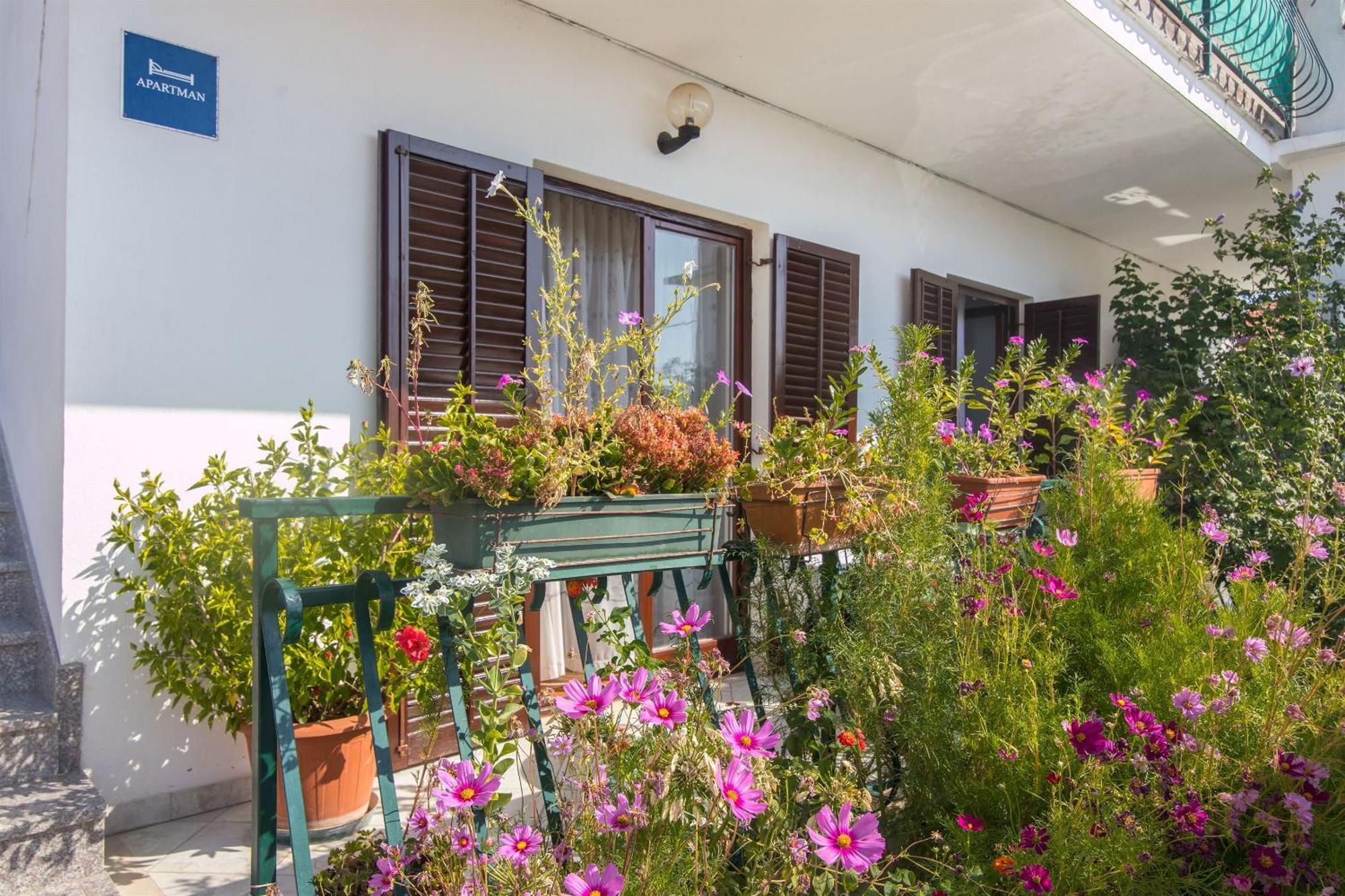 Apartment Vinka Trogir Exterior photo